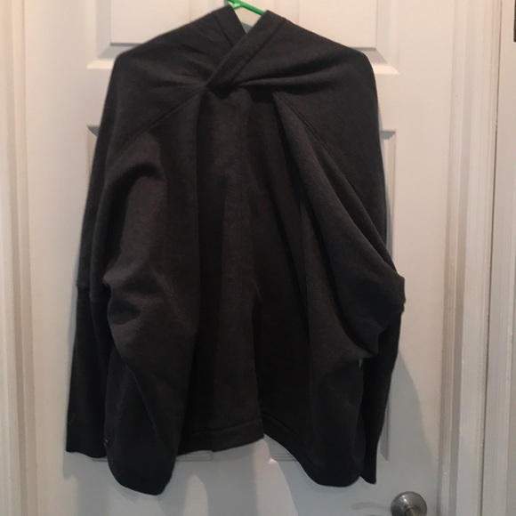 Lululemon Wrap - Picture 6 of 7